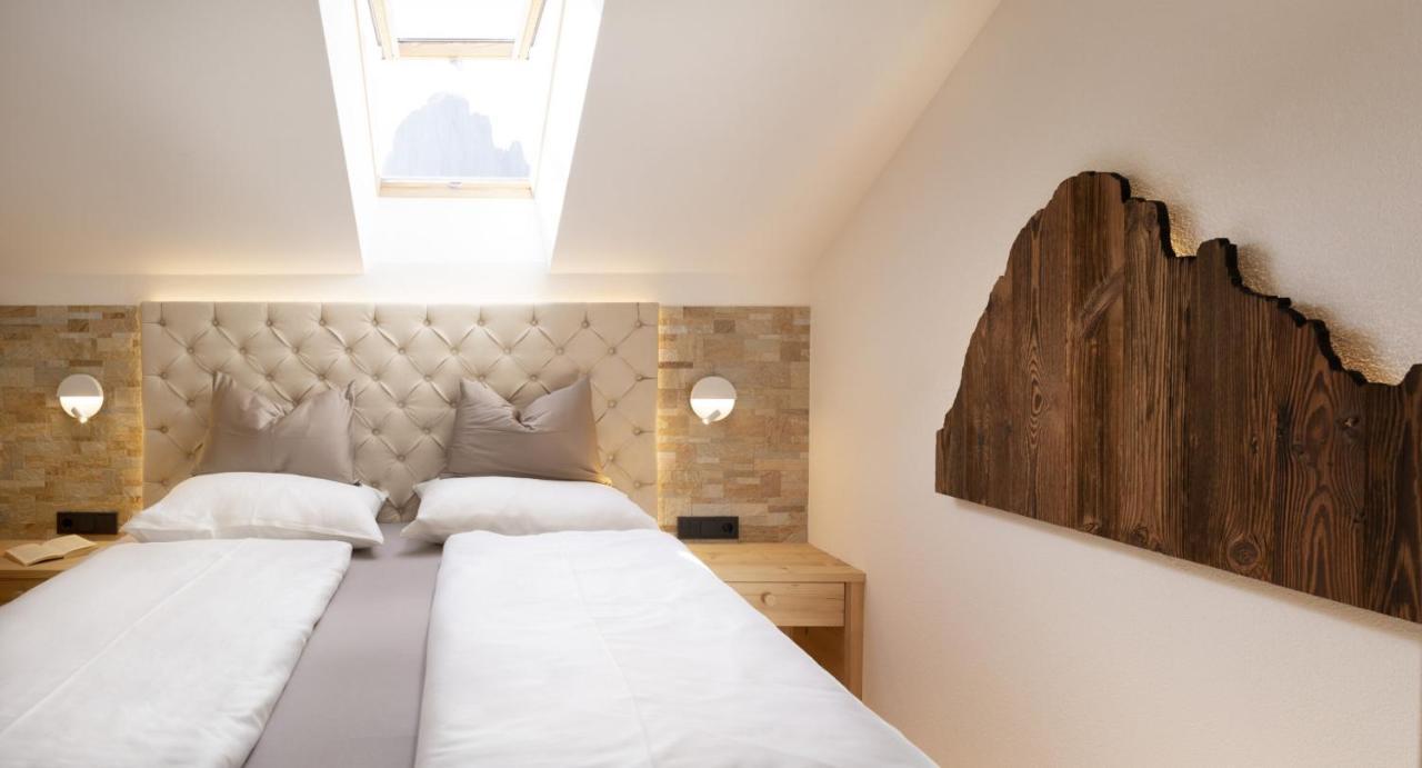 Apartments Rondula Santa Cristina Val Gardena ภายนอก รูปภาพ