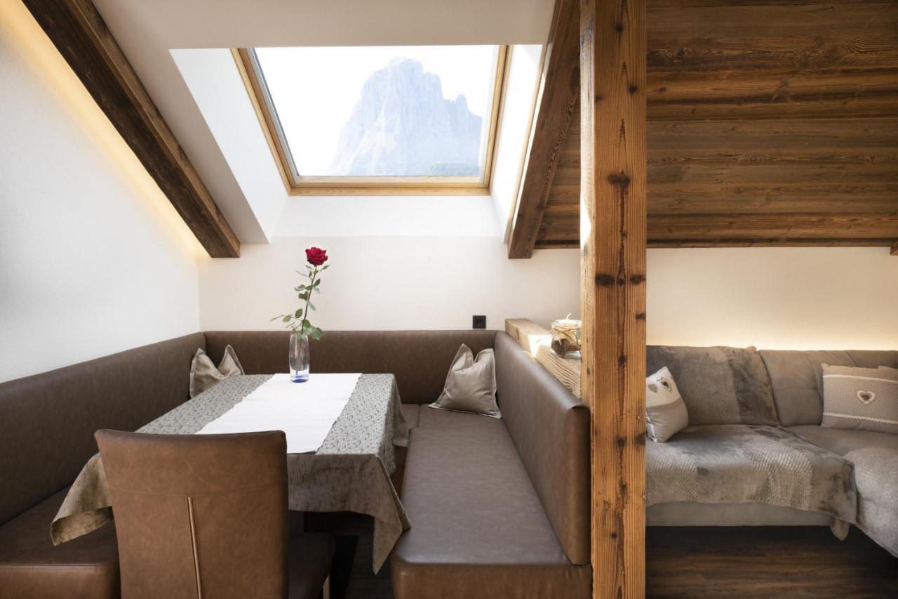Apartments Rondula Santa Cristina Val Gardena ภายนอก รูปภาพ